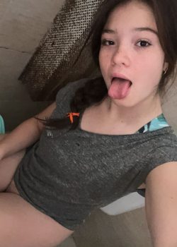 Morra de carita tierna manda fotitos atrevidas a su novio 3