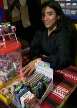 Culiandose a la tiendera en las noches ... 1