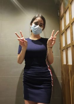 Mostrando el culo esta wuarra despues de su dia laboral 8