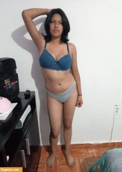 Morenita tetna se deja sacar pack de su novio. 16