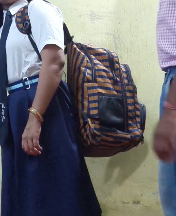 La colegiala india se portó mal con su profesor mumbai ashu 1