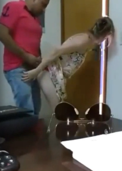 Esposa infiel follada a cuatro patas 3