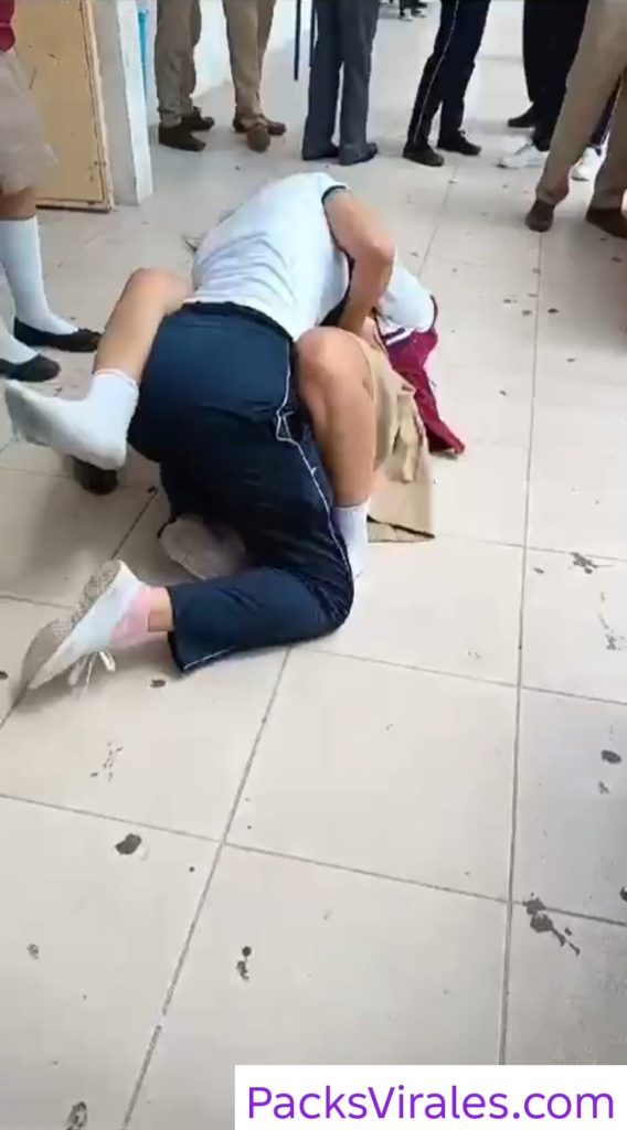 Filtra el vídeo de su amiga y se pelean En el colegio 1