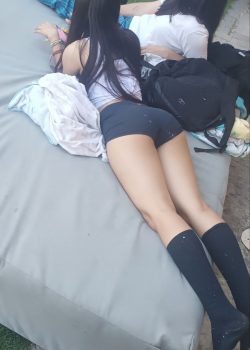 Me la cojo toda a la amiguita de mi hermana 3