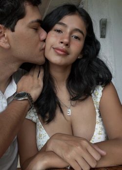 Cornudo presta a su novia para que sea la puta de otros 2