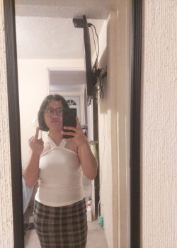 Pendeja colegiala se filtra su pack casero y completo 3