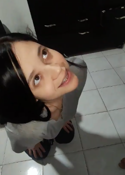 Mi prima sacándome la leche riquísima 5