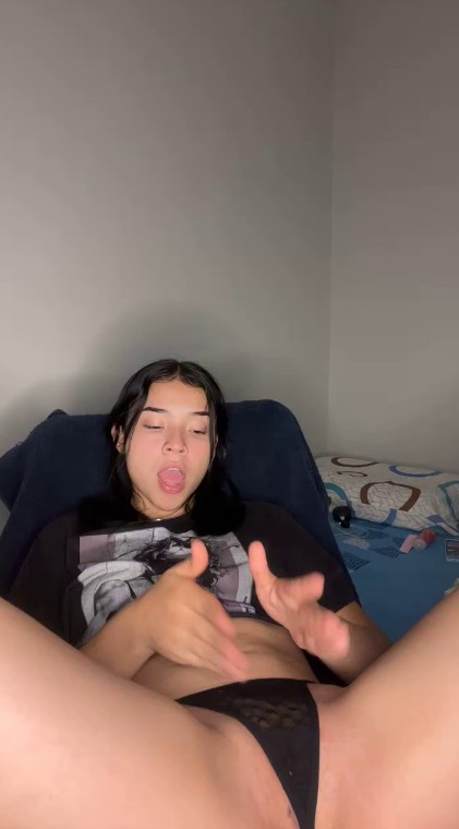 MOSTRONA con ganas de folllar delicioso en ese PANOCHON 1