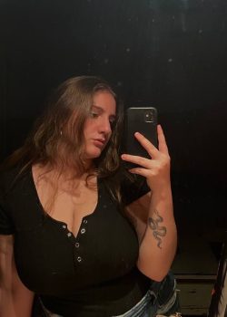 Pendeja trola tetona la hacen gritar en cuatro 13