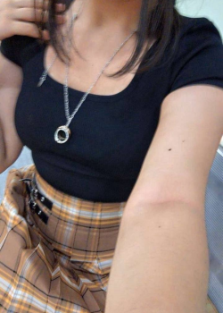 Pendejita colegiala se termina filtrando su pack 3
