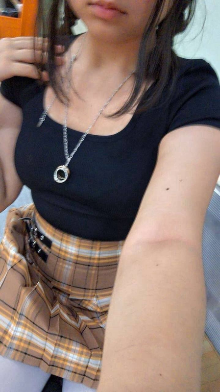Pendejita colegiala se termina filtrando su pack 1